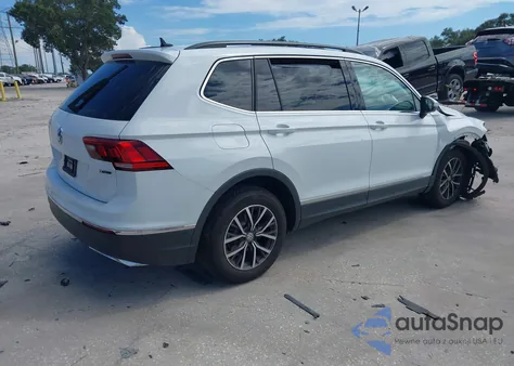 2020 Volkswagen Tiguan 2.0T Se/2.0T Se R-Line Black/2.0T Sel z USA, uszkodzony, nr VIN 3VV2B7AX6LM065218